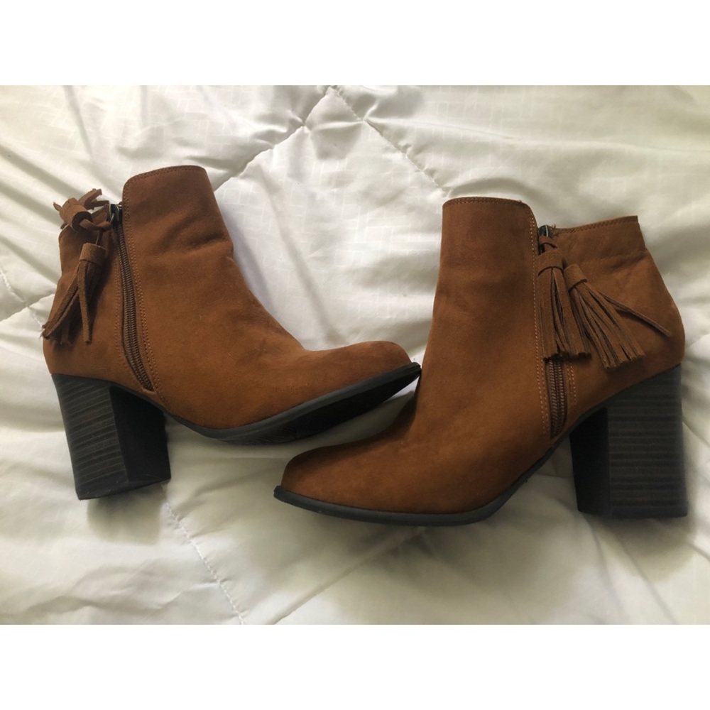 ❗️SALE❗️NWOT Esprit Ankle Heeled Boots